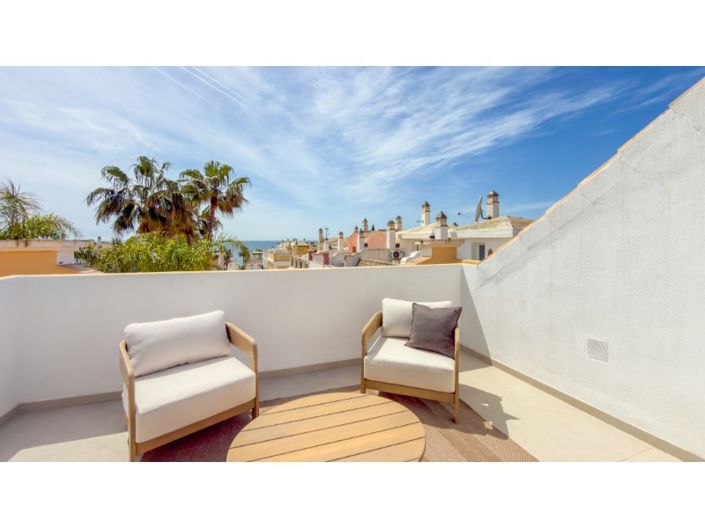 Image No.26-3 Bed House for sale