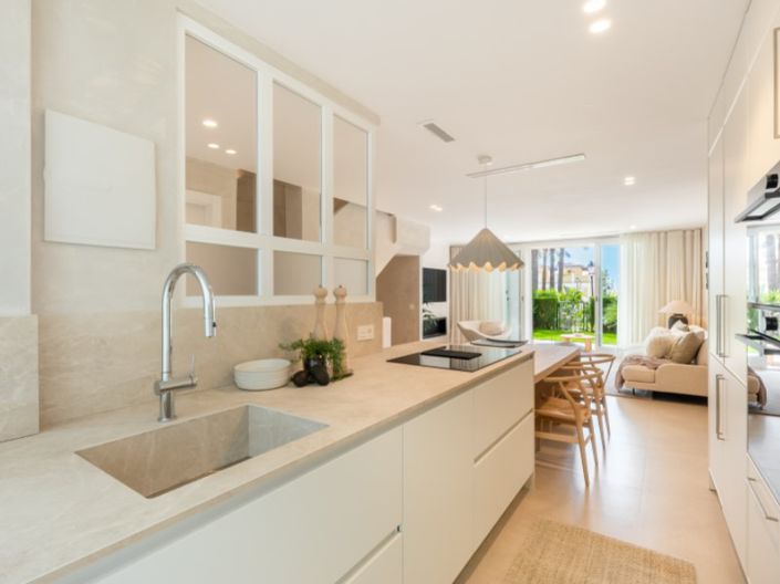 Image No.3-3 Bed House for sale