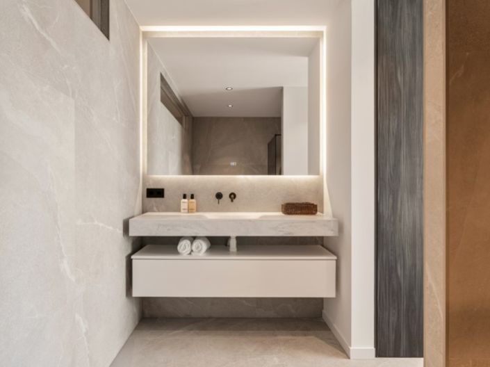 Image No.10-3 Bed Apartment for sale