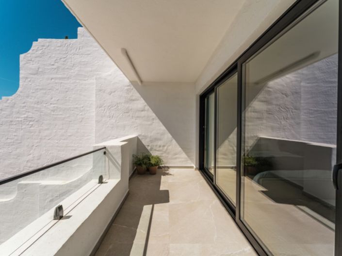 Image No.24-3 Bed Apartment for sale