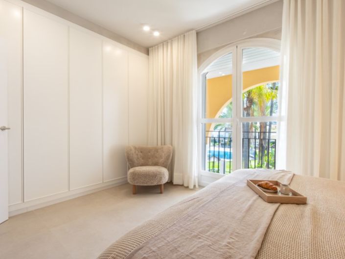 Image No.18-3 Bed House for sale