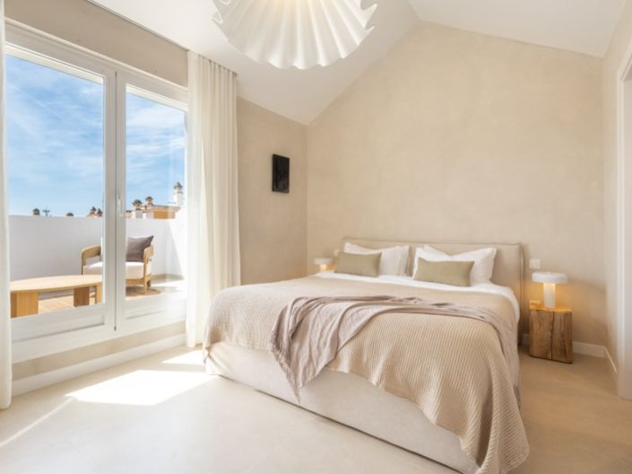Image No.21-3 Bed House for sale