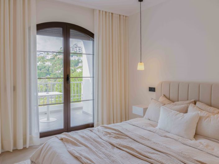 Image No.23-3 Bed Apartment for sale