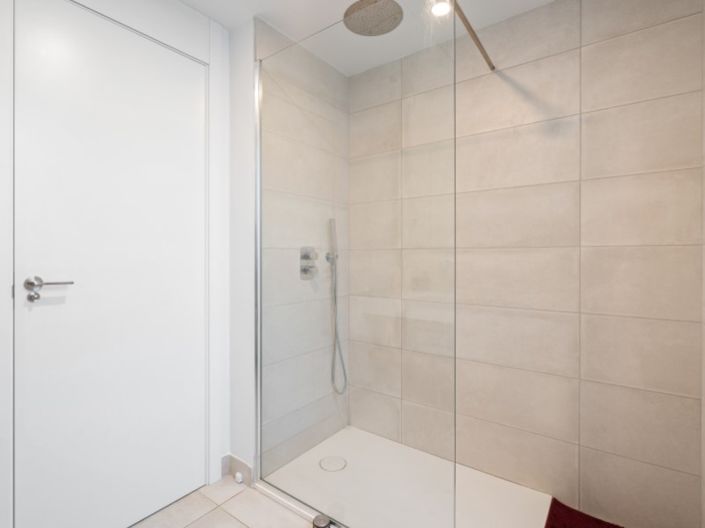 Image No.18-3 Bed Apartment for sale