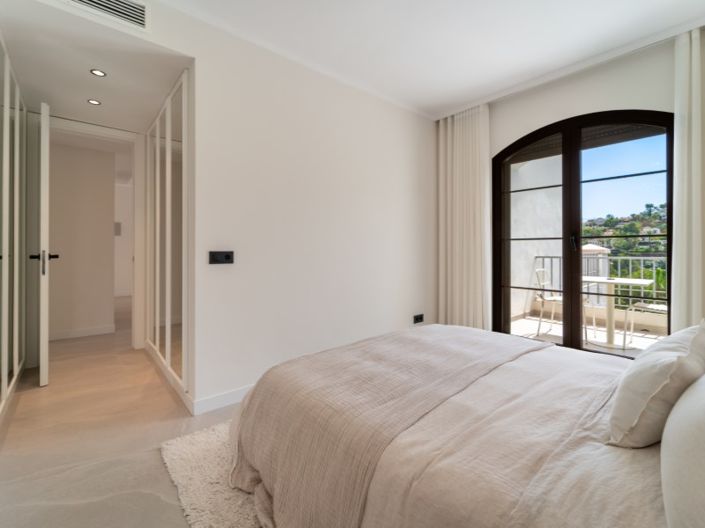 Image No.21-3 Bed Apartment for sale