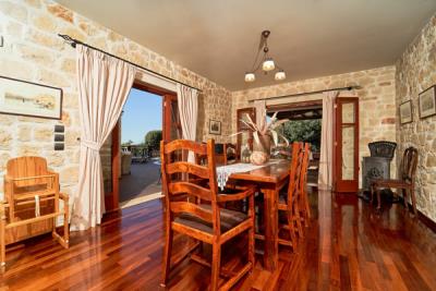 295-01600diningroom-20210531030320