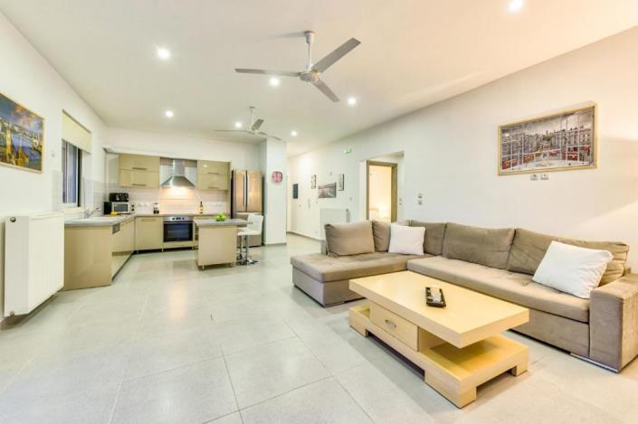 Image No.6-4 Bed Villa / Detached for sale