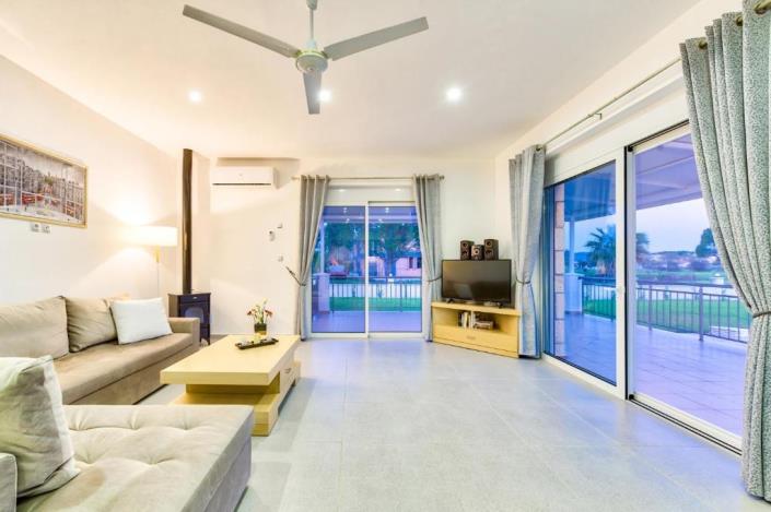 Image No.8-4 Bed Villa / Detached for sale