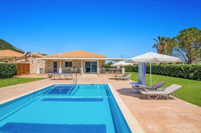 Image No.17-4 Bed Villa / Detached for sale