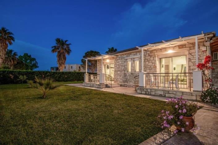 Image No.20-4 Bed Villa / Detached for sale