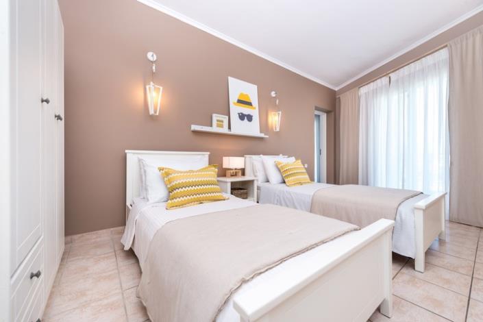 Image No.9-21 Bed Hotel for sale