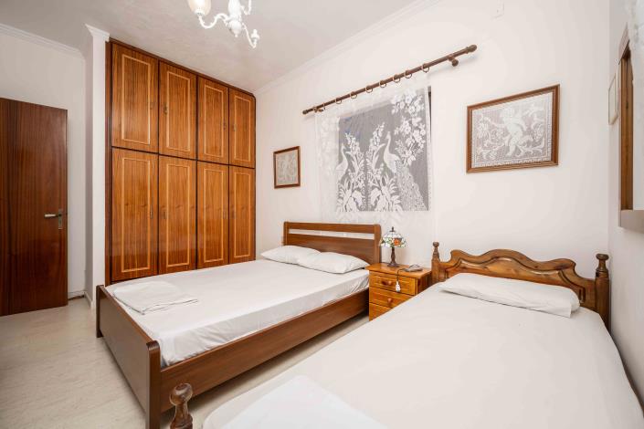 Image No.22-4 Bed House for sale