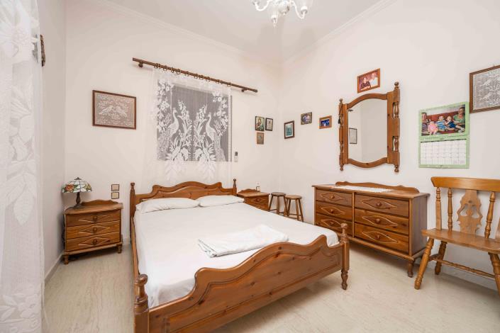 Image No.24-4 Bed House for sale