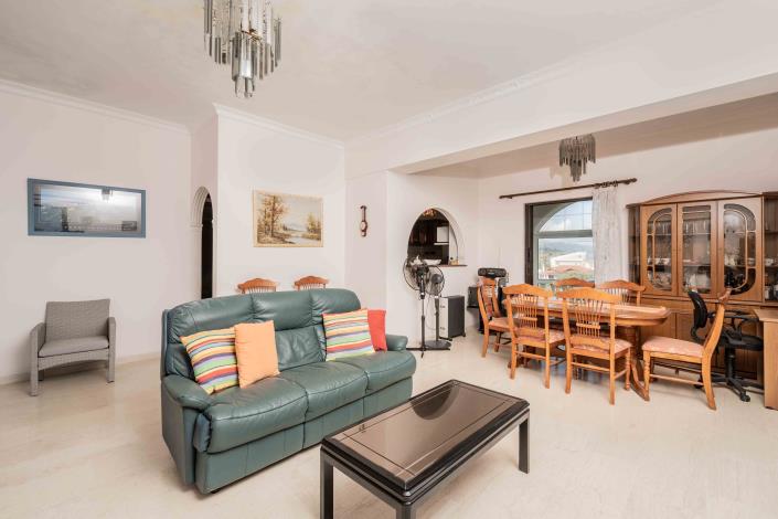 Image No.38-4 Bed House for sale