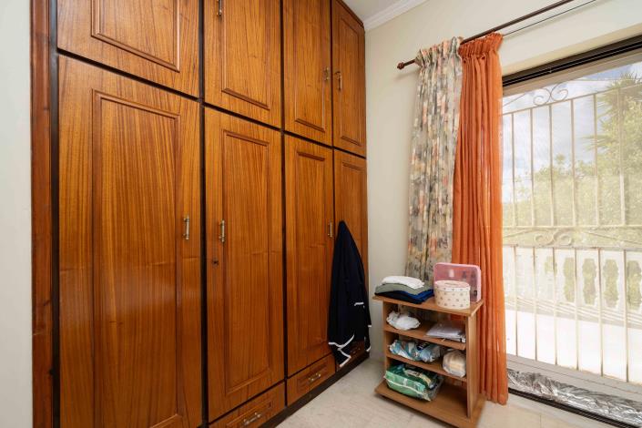 Image No.42-4 Bed House for sale