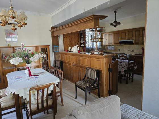 Image No.6-6 Bed House for sale