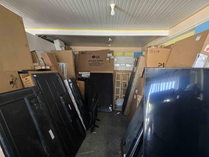 Image No.7-7 Bed Commercial for sale