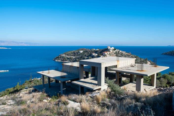 Image No.8-6 Bed Maisonette for sale