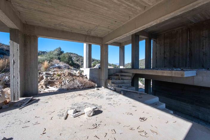 Image No.20-6 Bed Maisonette for sale