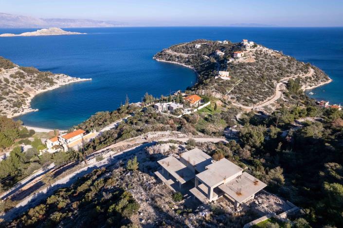 Image No.40-6 Bed Maisonette for sale