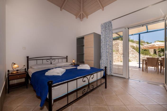 Image No.20-7 Bed House for sale