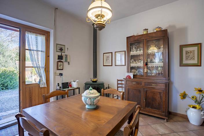 Image No.20-6 Bed Farmhouse for sale