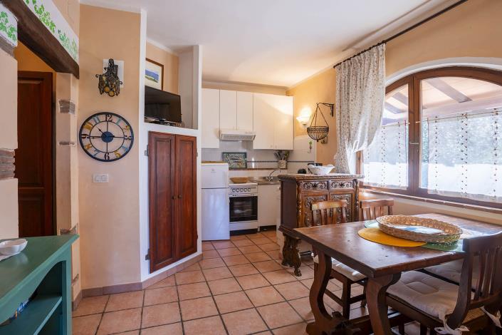 Image No.28-6 Bed Farmhouse for sale