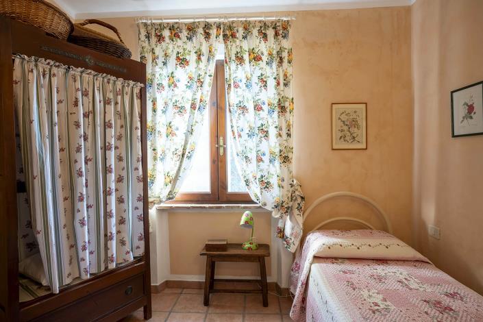 Image No.31-6 Bed Farmhouse for sale