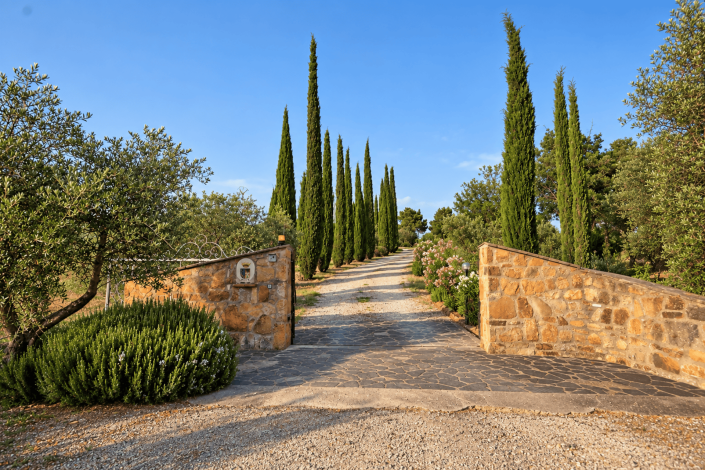 Image No.3-6 Bed Farmhouse for sale