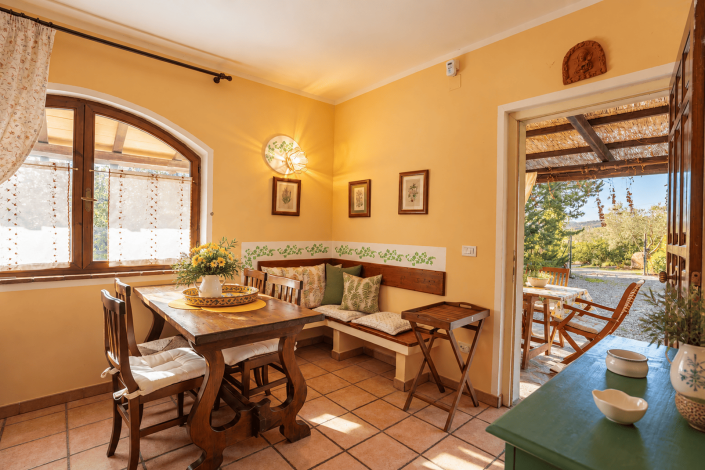 Image No.12-6 Bed Farmhouse for sale
