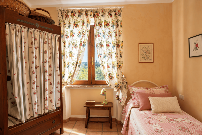 Image No.18-6 Bed Farmhouse for sale