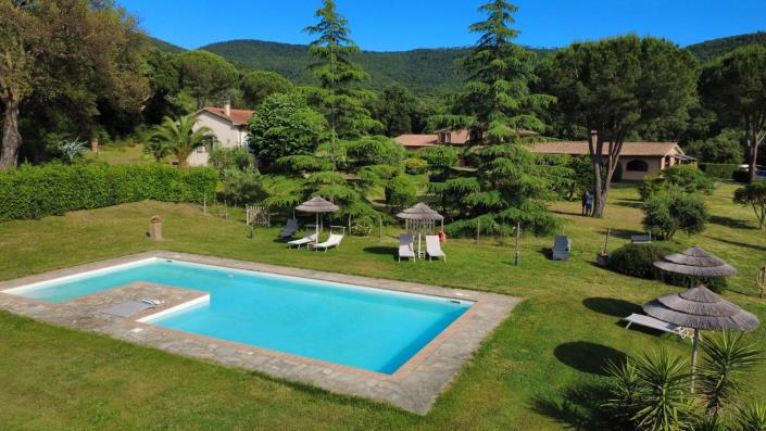 Image No.6-7 Bed Farmhouse for sale