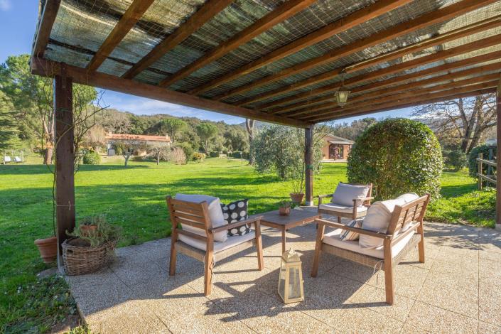 Image No.7-7 Bed Farmhouse for sale