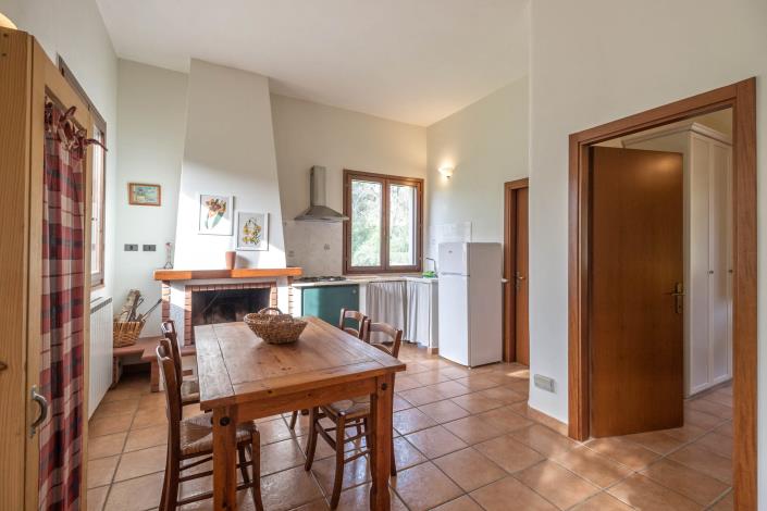 Image No.11-7 Bed Farmhouse for sale