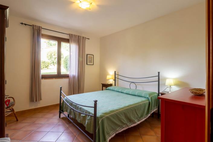 Image No.20-7 Bed Farmhouse for sale