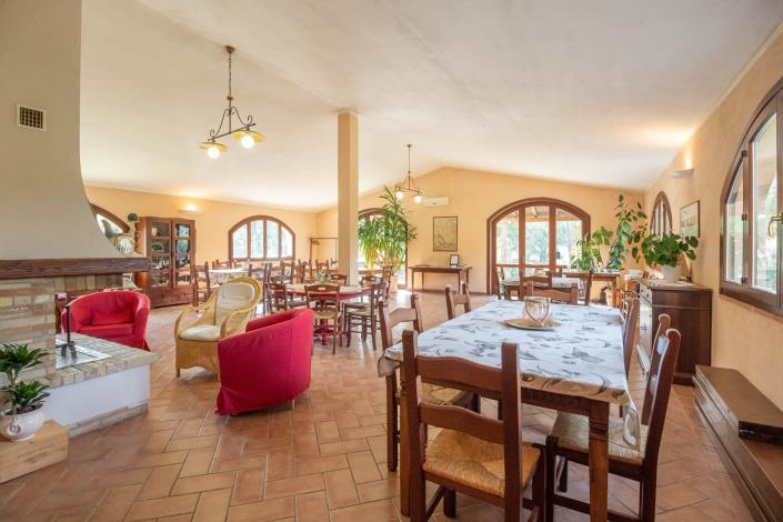 Image No.28-7 Bed Farmhouse for sale