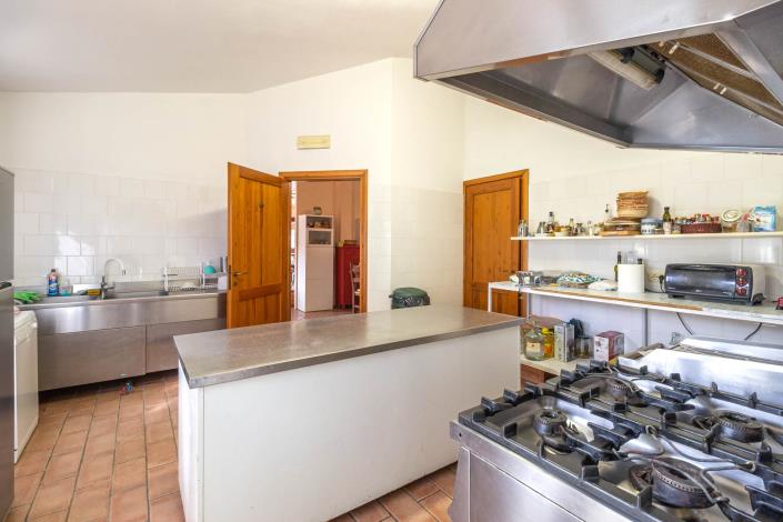 Image No.33-7 Bed Farmhouse for sale