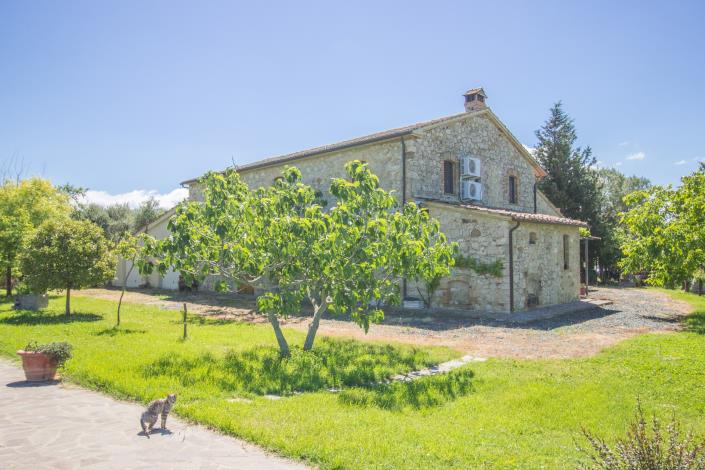 Image No.3-4 Bed Farmhouse for sale