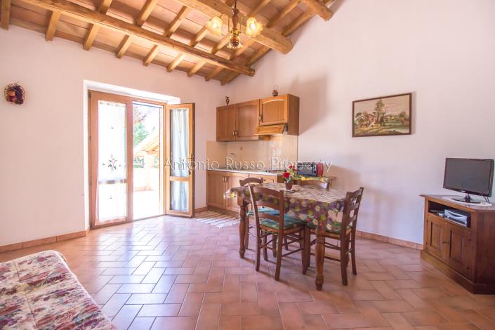 Image No.15-4 Bed Farmhouse for sale