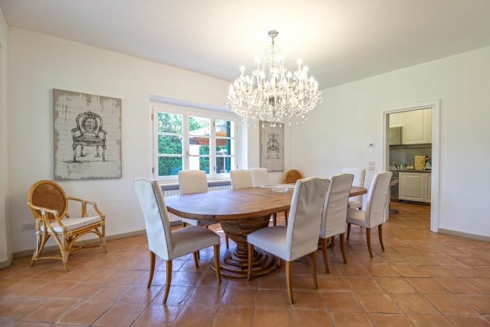 Image No.15-6 Bed Villa / Detached for sale