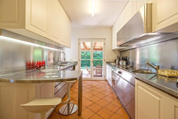 Image No.17-6 Bed Villa / Detached for sale