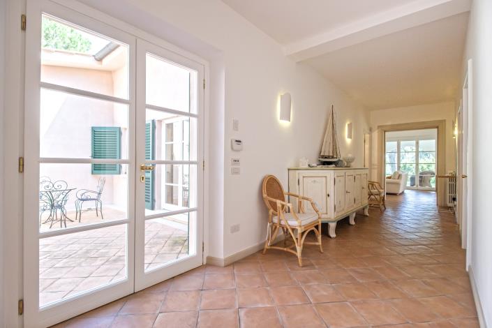 Image No.19-6 Bed Villa / Detached for sale