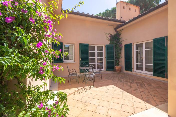 Image No.32-6 Bed Villa / Detached for sale