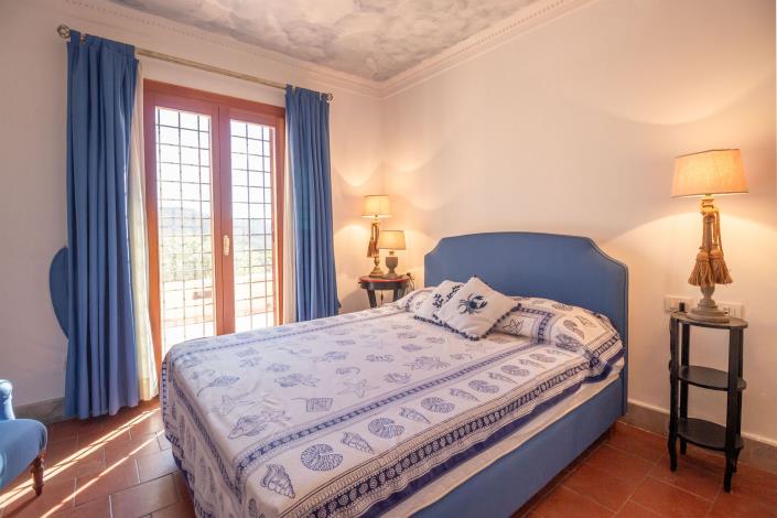 Image No.12-4 Bed Villa / Detached for sale