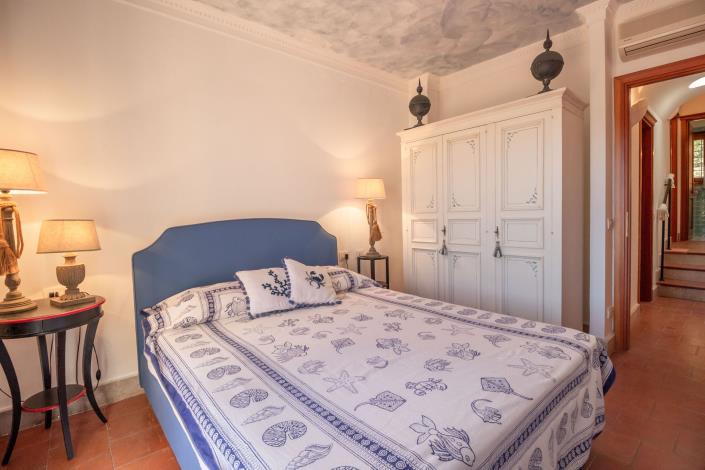 Image No.13-4 Bed Villa / Detached for sale