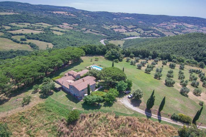 Image No.3-Ferme de 8 chambres à vendre à Manciano