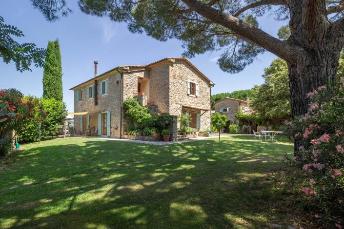 Image No.4-Ferme de 8 chambres à vendre à Manciano
