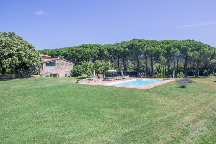 Image No.5-Ferme de 8 chambres à vendre à Manciano