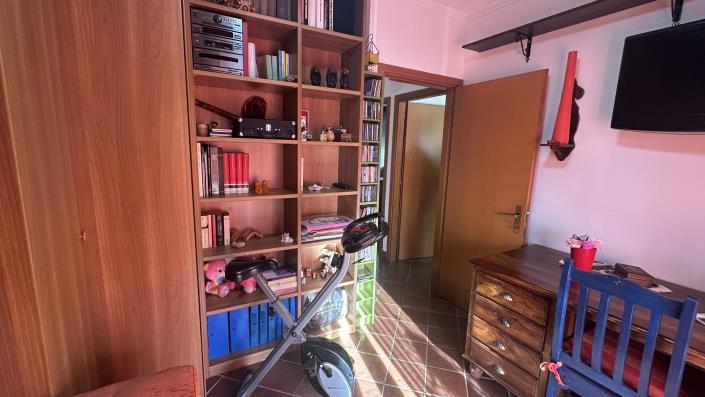 Image No.12-3 Bed Apartment for sale