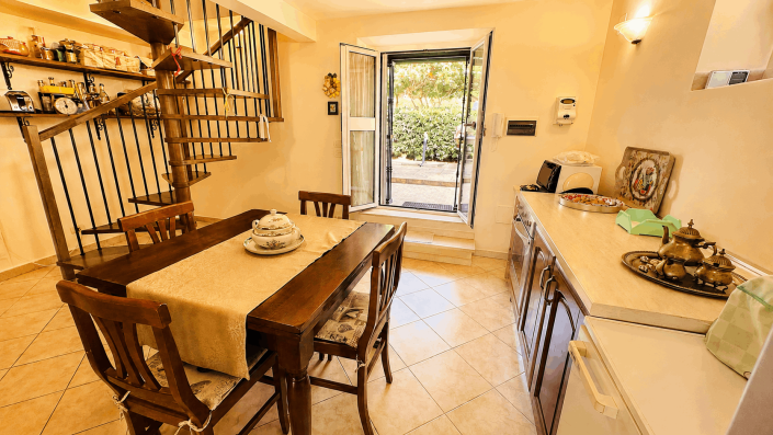 Image No.9-2 Bed Semi-Detached for sale